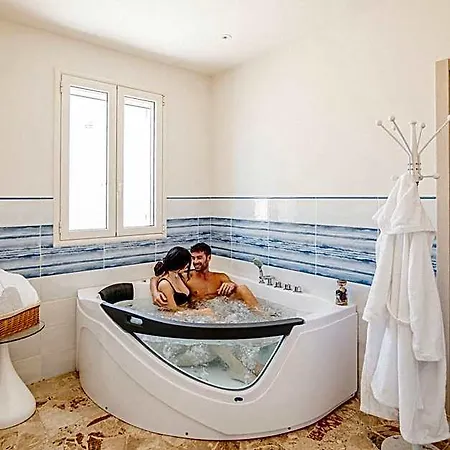 Dei Del Mare Boutique Bed & Breakfast 4*